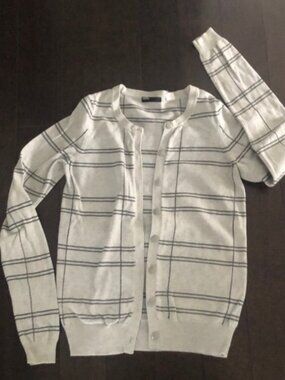 Striped cardigan sweater from Urban Outfitters, perfect condition.